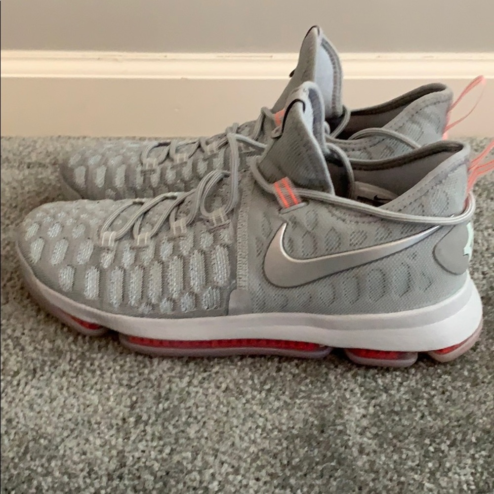 Like New Size 10 Nike KD 9 basketball shoes